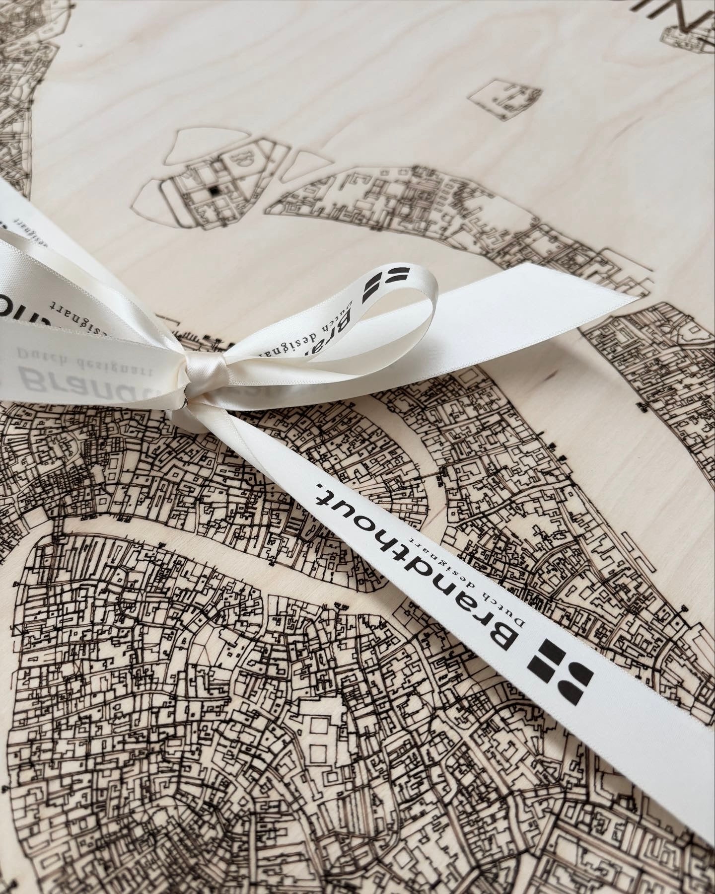 The Gift Edition - houten stadskaart